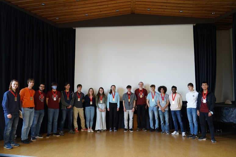 Science-Olympiad---Swiss-Olympiad-in-Physics-